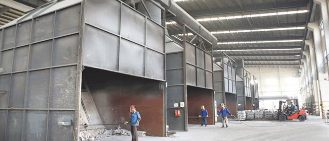 半陆续热顶铸造机